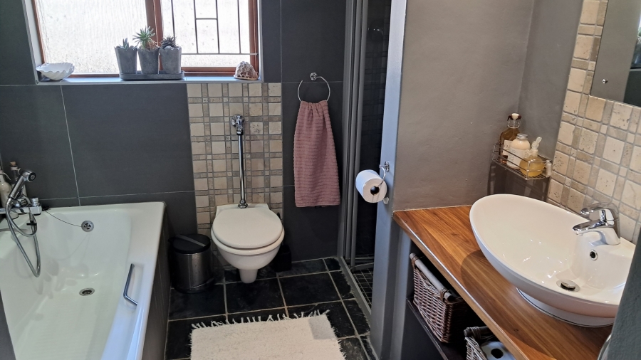 4 Bedroom Property for Sale in Hoogstede Western Cape